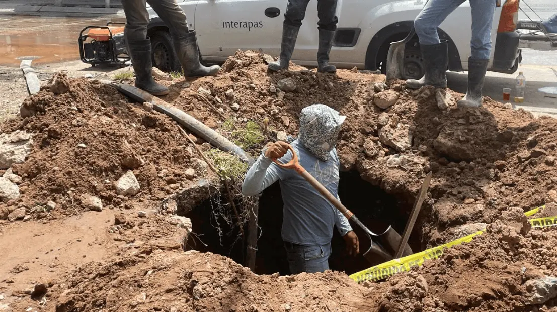 Interapas atribuye hundimiento en Juan Sarabia a reparación de una fuga Interapas atribuye hundimiento en Juan Sarabia a reparación de una fuga