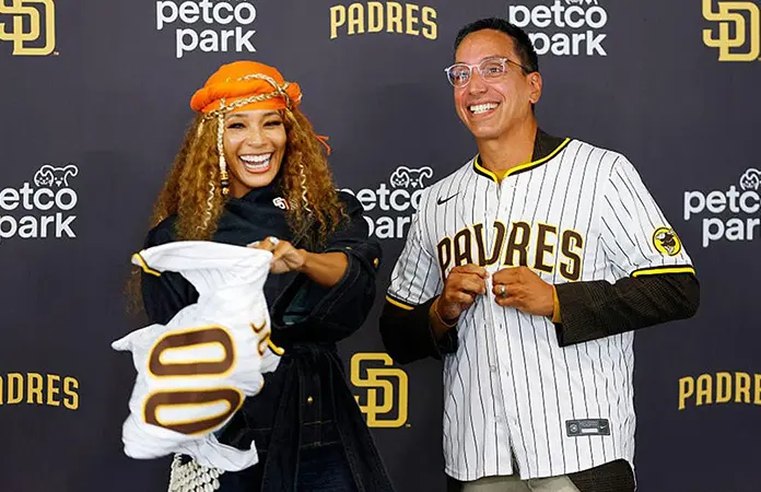 Padres tienen nuevos dueños