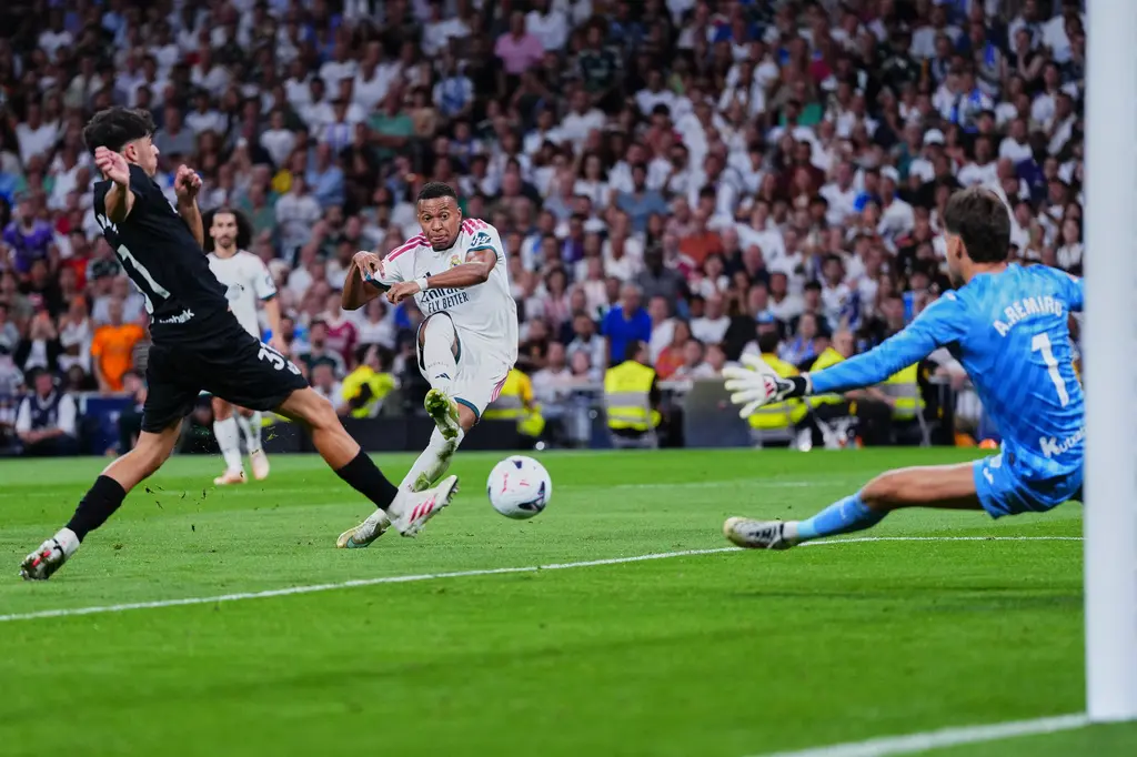 Paris Saint-Germain enfrentará a Manchester City y Barcelona en Champions