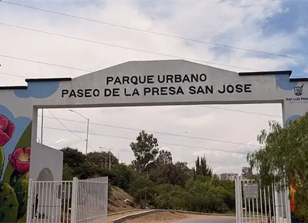 Paseantes se exponen en la Presa San José Paseantes se exponen en la Presa San José