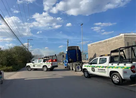 Reportan incendio en predio de Villa de Pozos