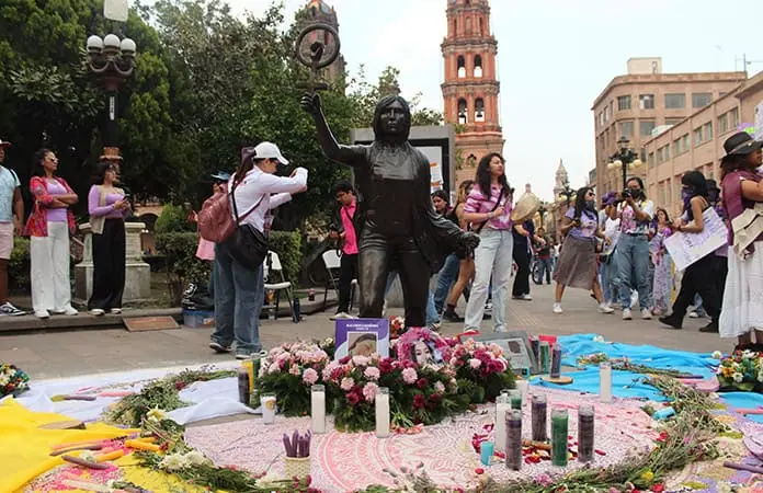 Sara Rocha propone elevar hasta 70 años pena por feminicidio