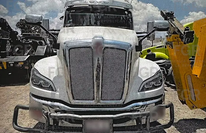 Dejan en prisión a pareja de ladrones de tráiler