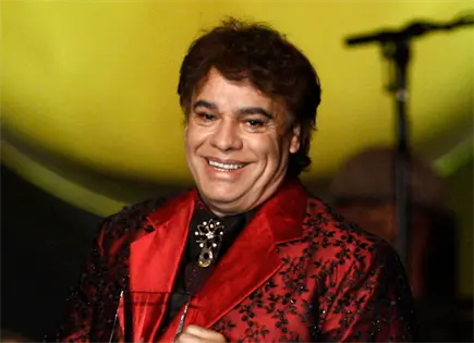 Homenaje a Juan Gabriel en Plaza Garibaldi por décimo aniversario Homenaje a Juan Gabriel en Plaza Garibaldi por décimo aniversario