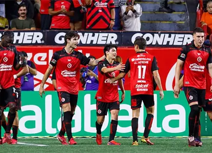 Gilberto Mora marca doblete ante Pumas Gilberto Mora marca doblete ante Pumas