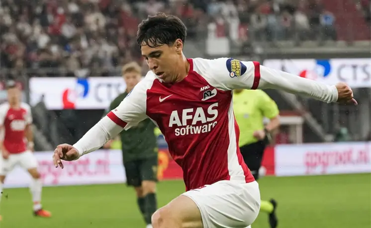 Mateo Ch&aacute;vez brilla con gol en victoria del AZ Alkmaar