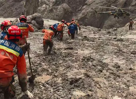 Riada en Nepal suma 700 muertos y miles desaparecidos Riada en Nepal suma 700 muertos y miles desaparecidos