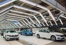 Anuncia Volkswagen ajuste de producci&oacute;n en su planta de Puebla