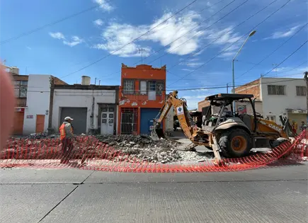 Interapas interviene drenajes en tres barrios de la capital