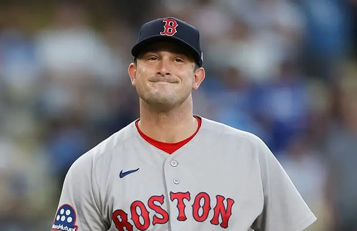 Medias Rojas activan a Garrett Whitlock