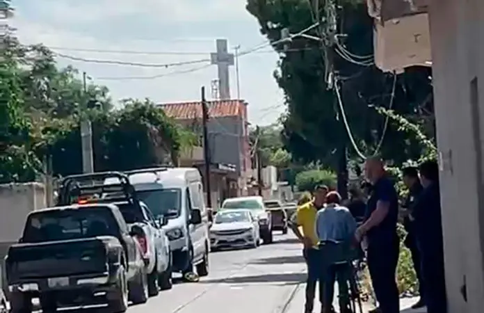 Muere joven tirado en la calle