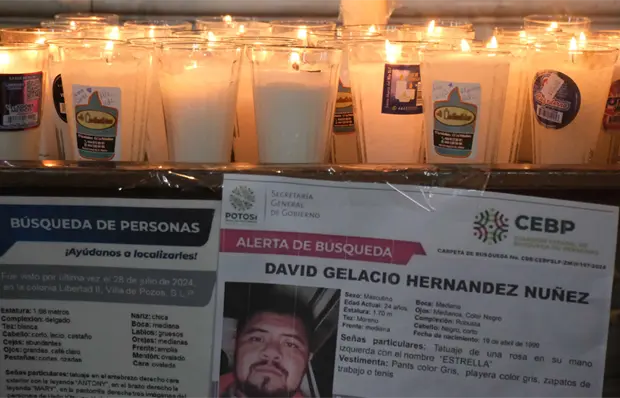 Familias buscan a sus desaparecidos en 140 zonas de exterminio en SLP Familias buscan a sus desaparecidos en 140 zonas de exterminio en SLP