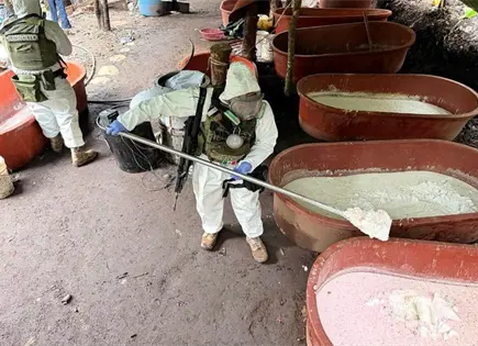 Aseguran metanfetamina y qu&iacute;micos en laboratorio de Zit&aacute;cuaro