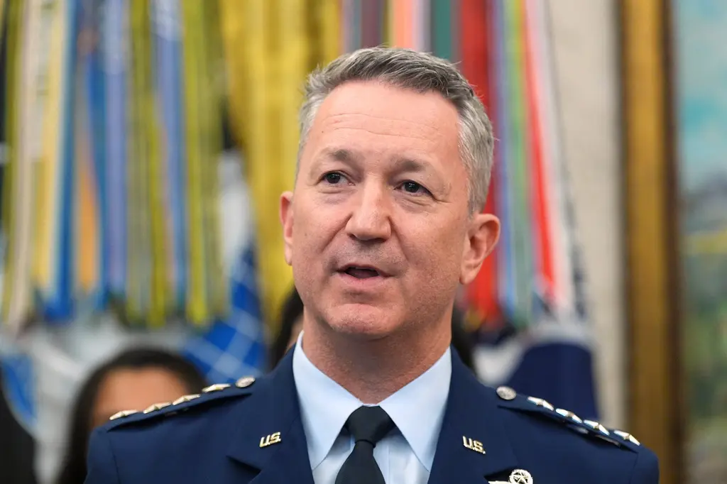 General Dan Caine niega envío de tropas a centros de votación en 2026