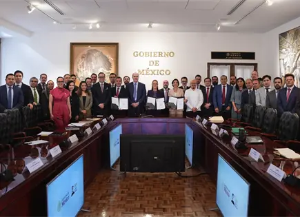 Gobierno federal renueva acuerdo con gasolineros