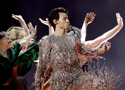 Harry Styles hace guiño a boda de Taylor Swift en Nueva York Harry Styles hace guiño a boda de Taylor Swift en Nueva York