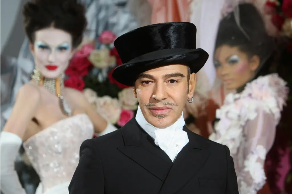 John Galliano pierde exposición en Museo Metropolitano por críticas