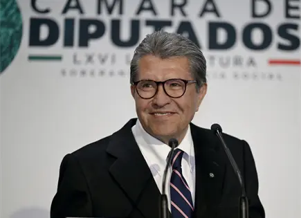 Niega Monreal dedicatoria en reforma sobre doble nacionalidad Niega Monreal dedicatoria en reforma sobre doble nacionalidad