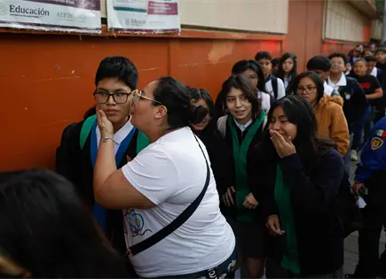 Regresan a clases 28 millones de estudiantes en todo el pa&iacute;s
