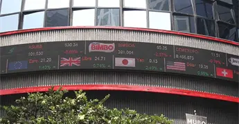 BMV sufre p&eacute;rdida mensual de 2.3%