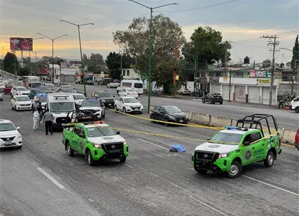 Camioneta arrolla y mata a joven en la carretera a Rioverde