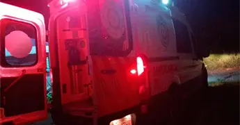 Dos lesionados al derrapar moto