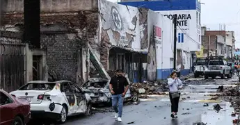 Im&aacute;genes exhiben devastaci&oacute;n tras ataque con coche bomba en Zacatecas