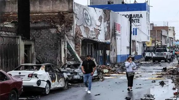 Imágenes exhiben devastación tras ataque con coche bomba en Zacatecas Imágenes exhiben devastación tras ataque con coche bomba en Zacatecas