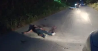 Joven muere tras caer de motocicleta en Tanlaj&aacute;s