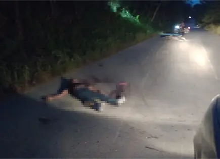 Joven muere tras caer de motocicleta en Tanlaj&aacute;s