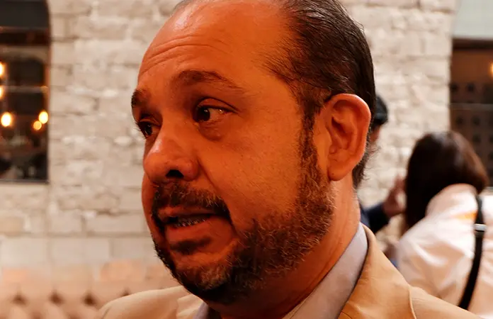 Avanzan amparos contra obras del gobierno: González