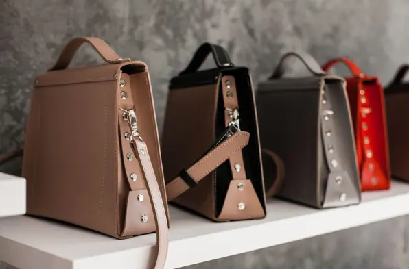 Cómo elegir y cuidar bolsas de piel para mujer