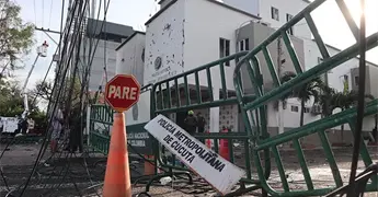 Estalla coche-bomba en estaci&oacute;n policial de Colombia