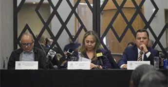 Muchas dudas, en foro sobre regulaci&oacute;n de la IA