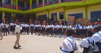 Reabren escuelas en RDC