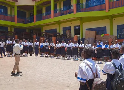 Reabren escuelas en RDC