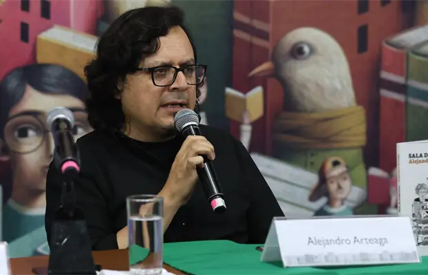 Alejandro Arteaga gana premio Xavier Villaurrutia 2025