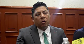 Enviar&aacute; RGC iniciativa para limitar uso de celulares en escuelas