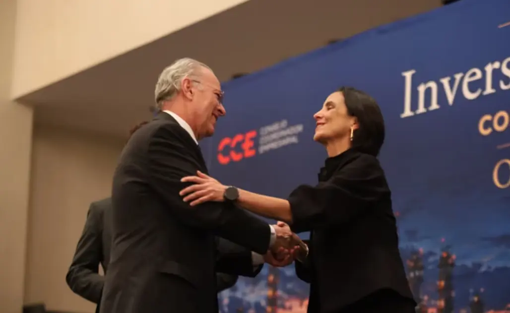 CCE y Congreso buscan mejorar regulación de inteligencia artificial