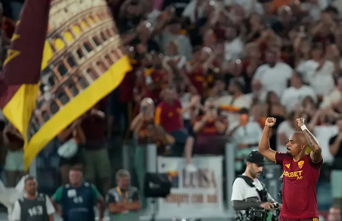 Malen y la Roma con arranque perfecto en Serie A