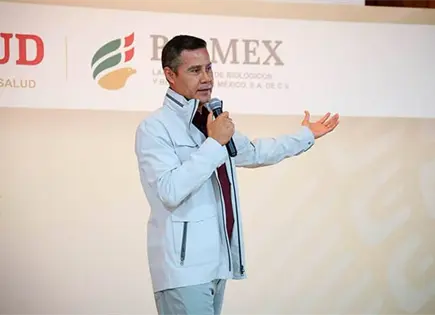 Mientras, C. Ulloa se da la gran vida Mientras, C. Ulloa se da la gran vida