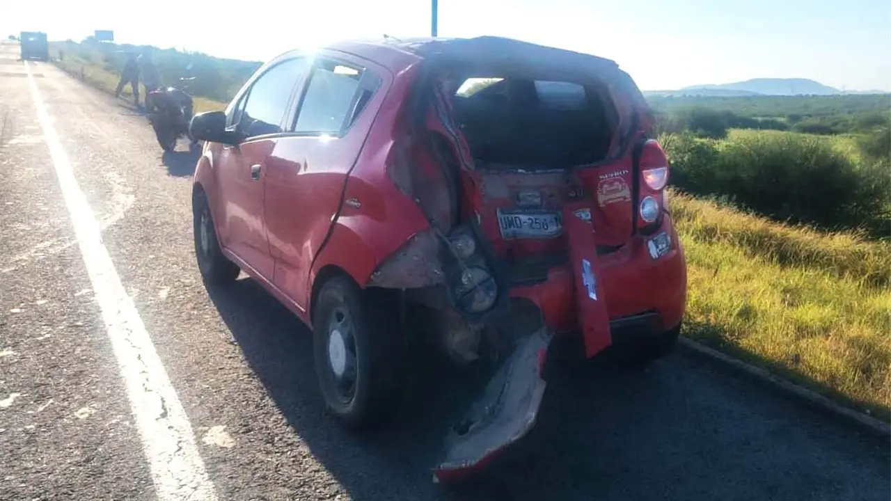 Motociclista fallece tras impactarse contra un Spark