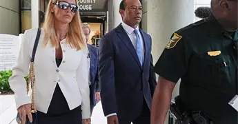 Suspenden licencia de conducir a Tiger Woods