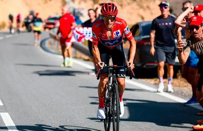 Amplía su ventaja Enric Mas sobre Primož Roglic
