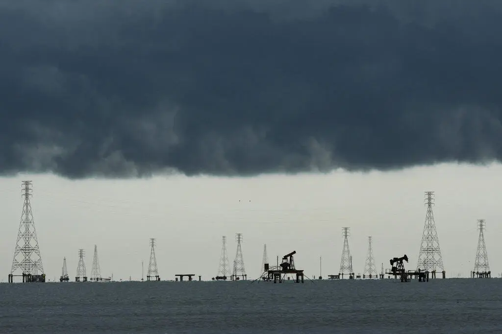 Venezuela mantiene contratos petroleros con China y Rusia