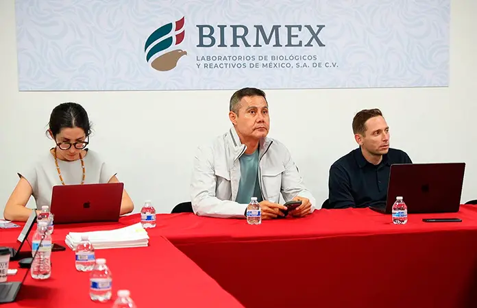 C. Ulloa defiende millonaria compra
