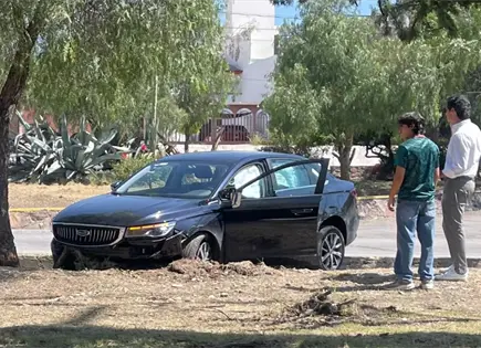 Da&ntilde;os materiales en choque sobre R&iacute;o Santiago