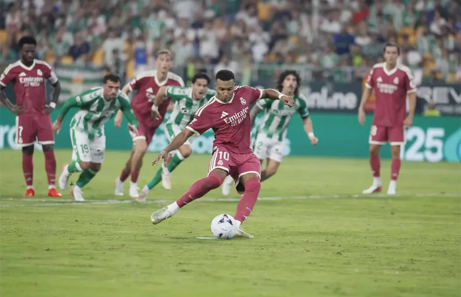 Mbapp&eacute; falla un penal y el Real Madrid cae ante el Betis