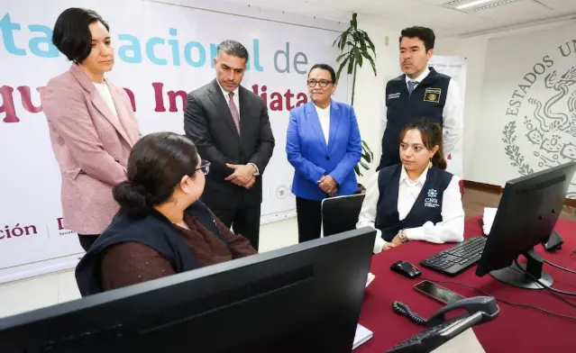 Rosa Icela y Harfuch recorren Centro de Alerta Nacional de Búsqueda