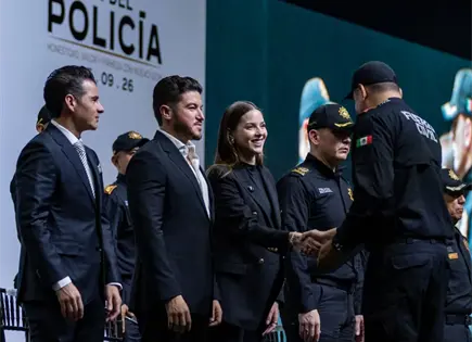 Samuel Garc&iacute;a entrega reconocimientos a Fuerza Civil en Nuevo Le&oacute;n